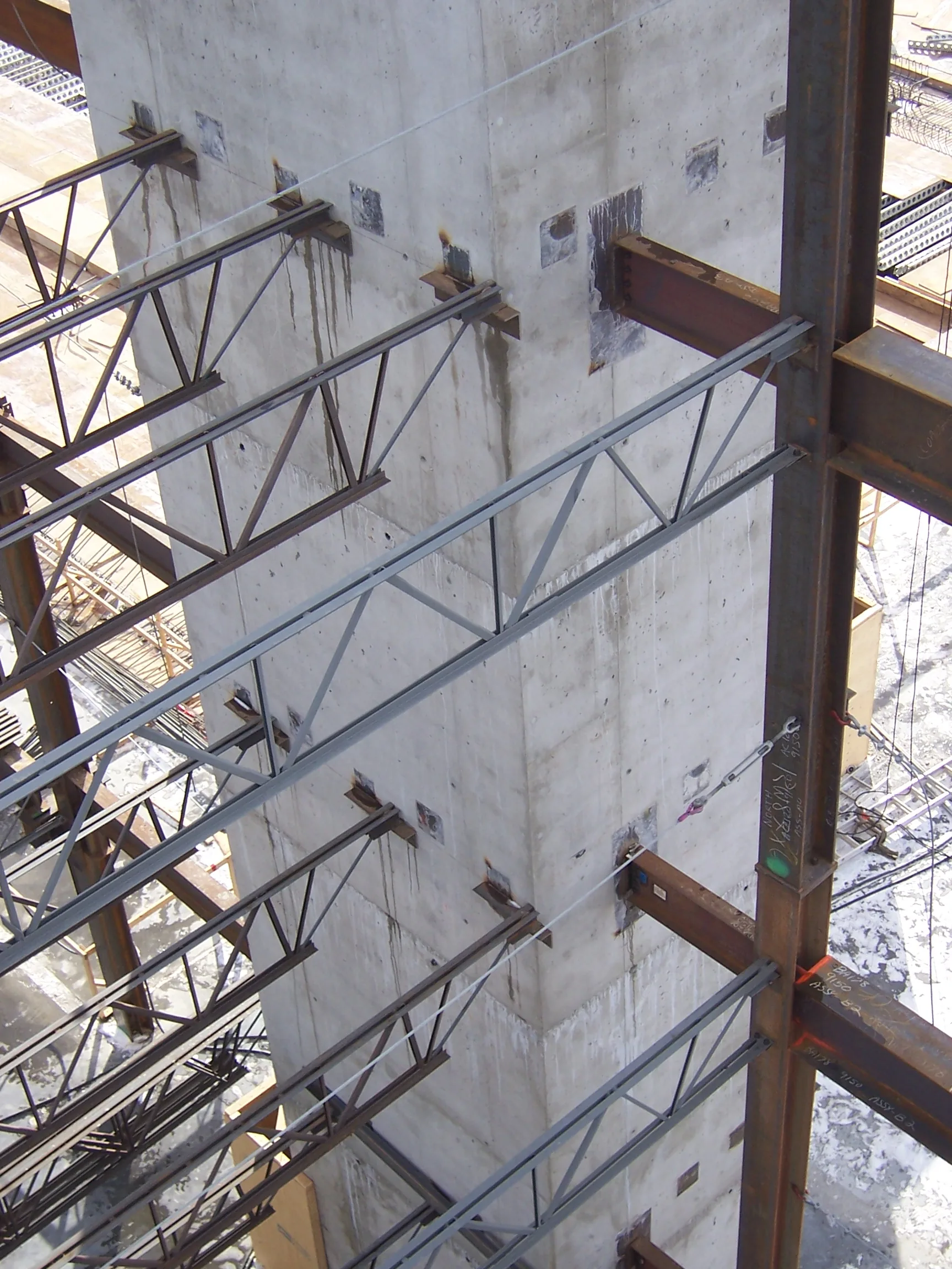 Steel-to-concrete connection